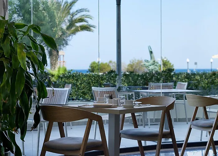 Cactus Ξενοδοχείο 4*